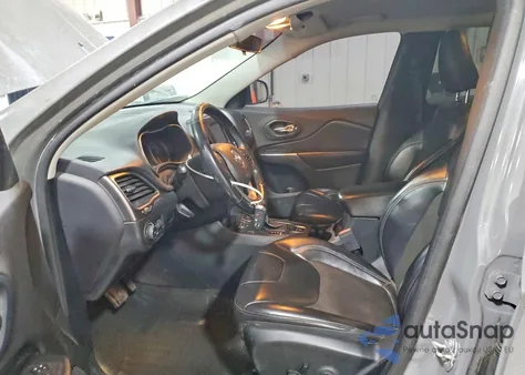 2020 Jeep Cherokee Latitude Plus z USA, uszkodzony, nr VIN 1C4PJMLB9LD534062